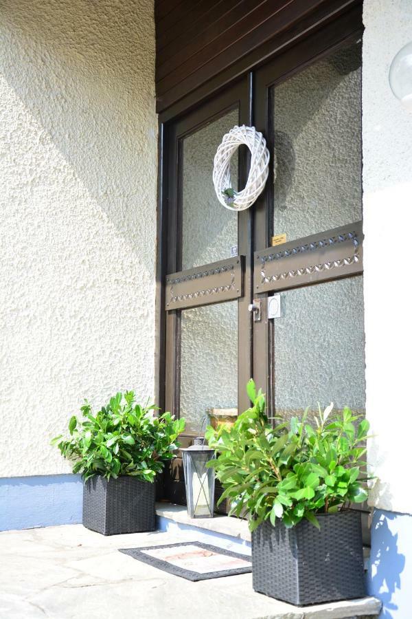Haus Mit Garten Eugendorf Buitenkant foto